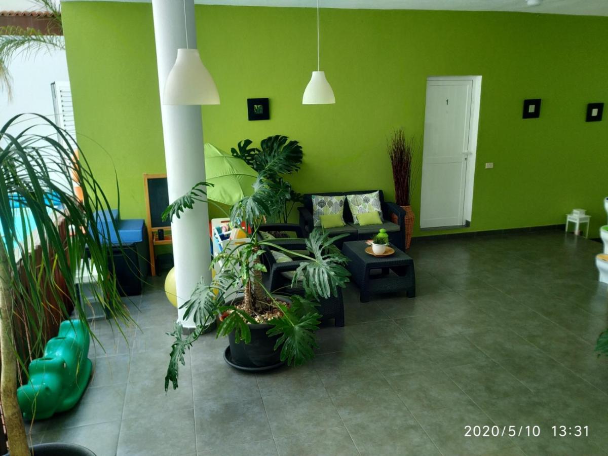 Apartamentos El Patio Los Llanos De Aridane Luaran gambar